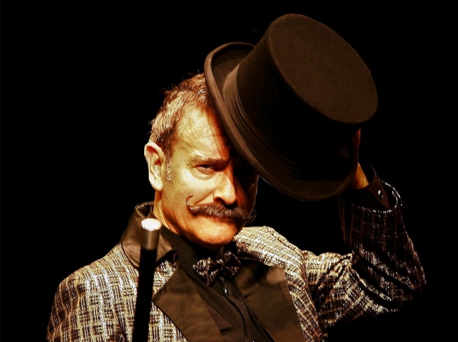 Enric Magoo celebra a Badalona amb “Confidències d’un prestidigitador” els seus 40 anys de màgia als escenaris