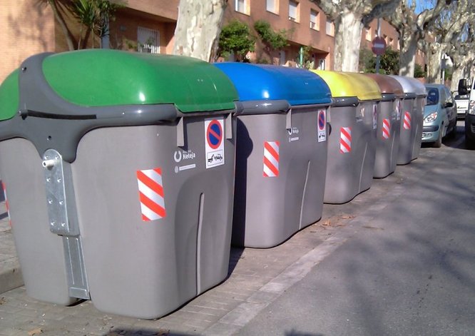 L’Ajuntament posa en marxa un nou operatiu de neteja de la via pública amb brigades que s’encarregaran d’evitar que els contenidors d'escombraries estiguin desbordats