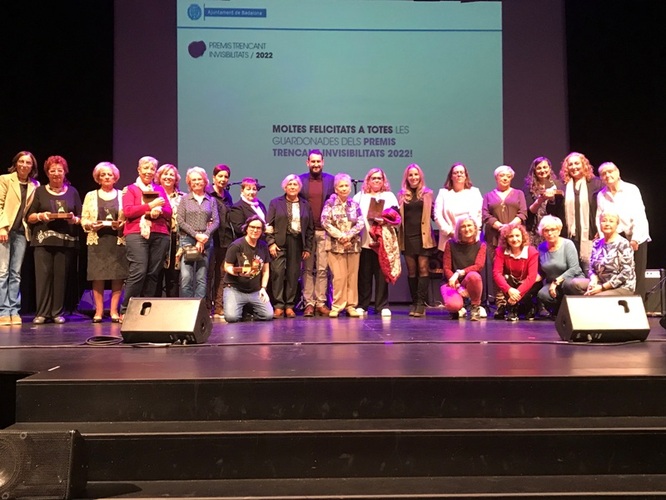 Maite Inglés, Maria Celma, Picam Dragons i Ponts per la pau guanyen el Premi Trencant Invisibilitats del Consell Municipal de les Dones de Badalona