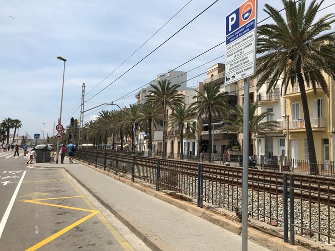 Comencen les obres de senyalització horitzontal per permetre l’aparcament nocturn al tram del passeig Marítim entre la Donzella de la Costa i el Torrent de Vallmajor