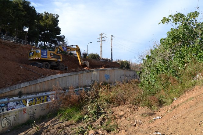 Les obres que es fan a la part baixa del Torrent de la Font milloraran la connexió per als vianants entre els barris de Bufalà i Morera