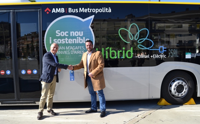 L’AMB presenta a Badalona les noves línies Metrobús M1, M6, M19, M26 i M30, les millores de les línies B24, B29 i M28 i els nous autobusos híbrids i elèctrics