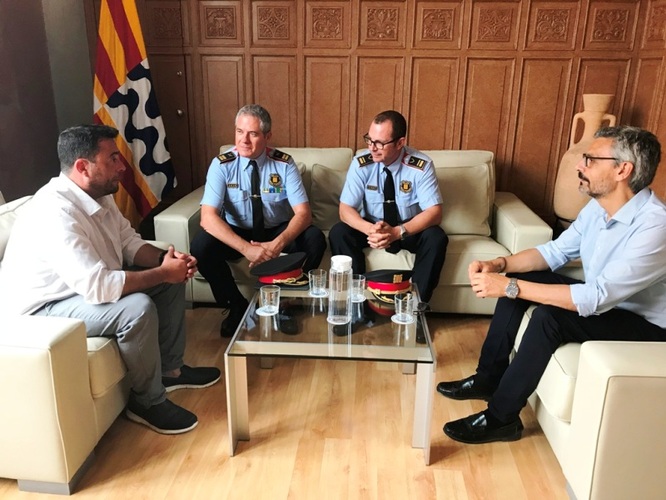 L’alcalde de Badalona es reuneix amb el cap de la Regió Policial Metropolitana Nord dels Mossos d’Esquadra i el nou cap de la comissaria a Badalona