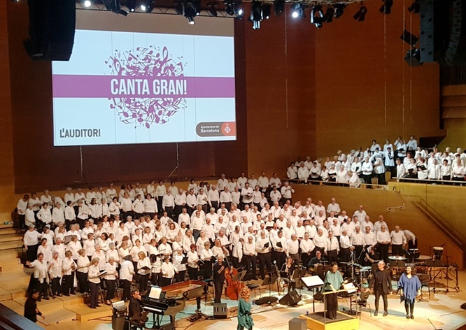 Vuit casals de gent gran de Badalona han participat en el concert Canta Gran! a l’Auditori de Barcelona