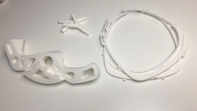 Usuaris d'impressores 3D ofereixen els seus serveis a Badalona per fabricar elements necessaris en la lluita contra l'expansió del coronavirus