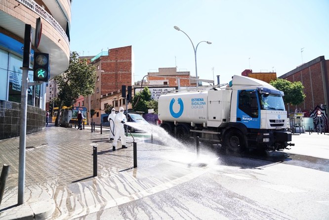 L'Ajuntament de Badalona inicia una campanya de neteja i desinfecció de la via pública en tots els barris de la ciutat