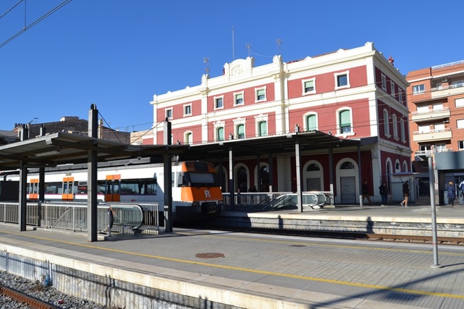 Aquest cap de setmana s’interromp la circulació de trens entre les estacions de Badalona i el Clot-Aragó per les obres que es fan a la Sagrera
