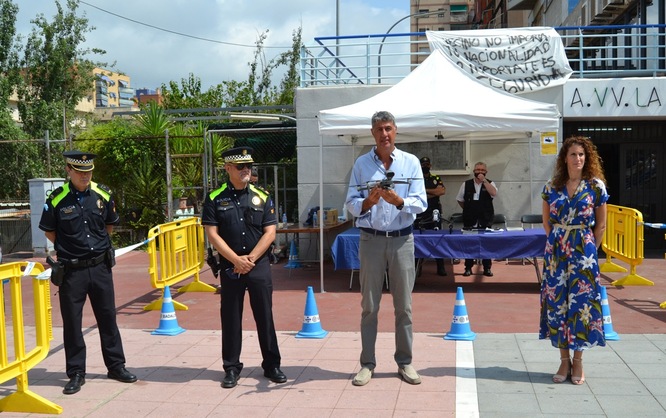 La Guàrdia Urbana de Badalona presenta el primer dron que ajudarà al control de les ocupacions