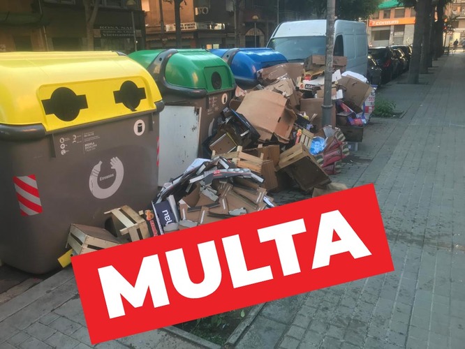 L’Ajuntament instrueix un expedient sancionador a un veí i un comerç per dipositar residus a la via pública fora de l’horari i el lloc establert