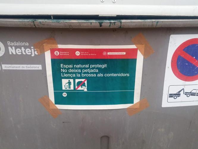 L’Ajuntament de Badalona instal·la cinc contenidors en els accessos de la Serralada de Marina per evitar que les persones deixin escombraries al parc