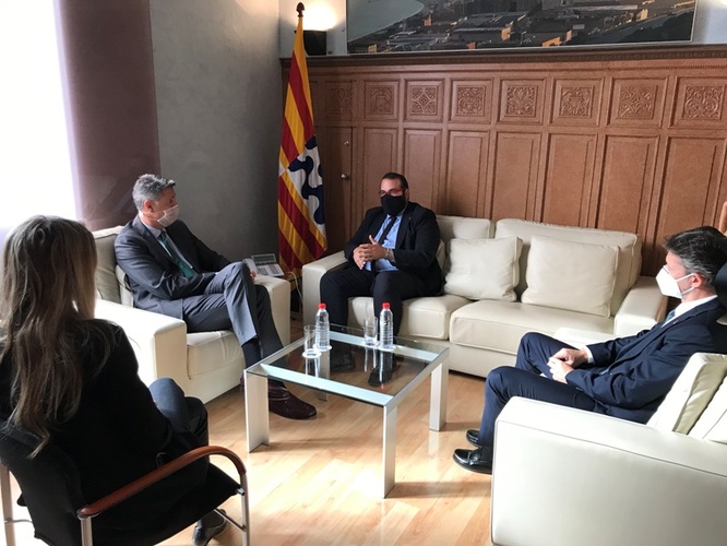 Els alcaldes de Badalona i de Mataró intercanvien idees i experiències per a fer front als reptes de les dues ciutats
