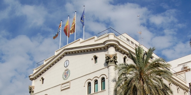 Un jutge condemna per segona vegada l’Ajuntament de Badalona a pagar i indemnitzar l’empresa de neteja per la decisió del govern de la ciutat en el mandat 2015-2018 de no pagar la revisió i actualització del preu del servei