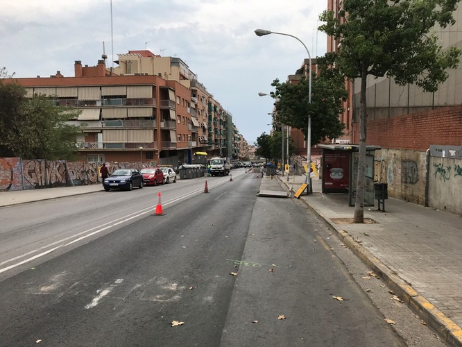 El carrer de Coll i Pujol s’ha tallat al trànsit en direcció mar fins al 30 de juliol a causa d’uns treballs de millora en el paviment