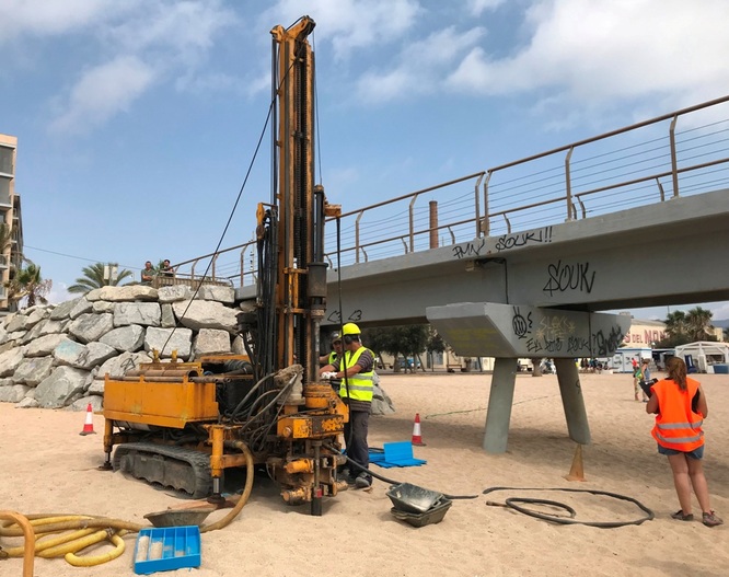 Avui han començat els treballs de l’estudi geotècnic necessari per fer el projecte de restauració del pont del Petroli de Badalona